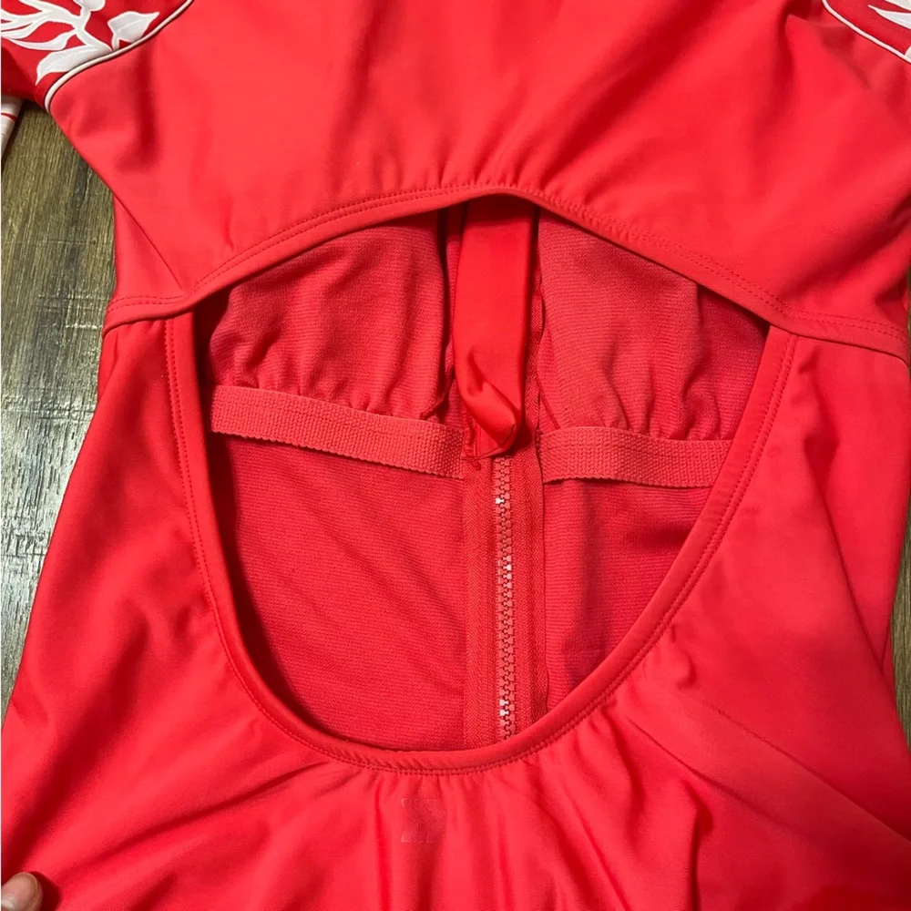 All In Motion Long Sleeve Rash Guard - Picture 4 of 5